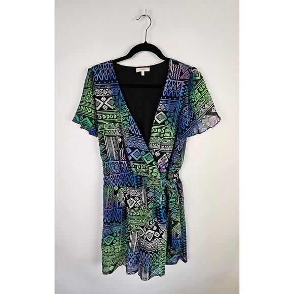 HALO Short Sleeve Romper SIze Medium Deep Plunge V Neck Wrap Style TIe - Picture 2 of 10